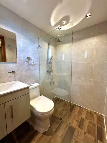 Apartamento Amueblado en Alquiler en el Naco - Imagen 4