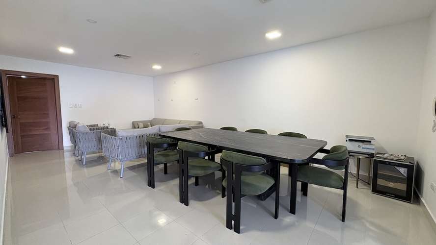 Alquiler Amplio apartamento de Tres (3) Habitaciones  en La Esperilla. Torre Familiar  - Imagen 6