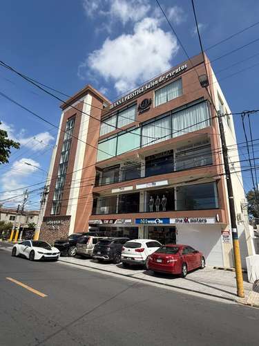 XOHO LUXURY CENTER  Exclusiva y moderna plaza comercial