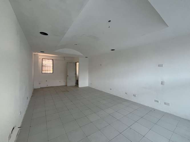 Local Comercial Alquiler Piantini de 32m2 – Segundo Nivel - Imagen 3