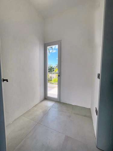 Local comercial en alquiler en el centro de Las Terrenas – Plaza Center, frente a Banco Popular | Listo para operar