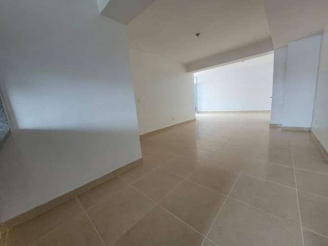 Amplio apartamento de 3 habitaciones en El Condado - Imagen 7