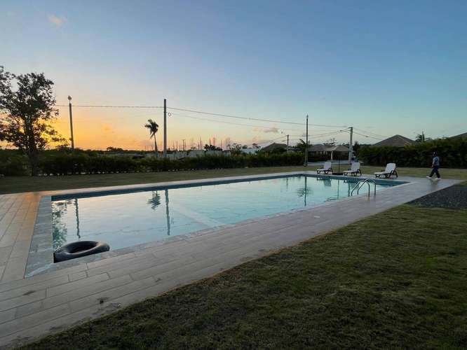 Casa villa dúplex con patio y 3 habitaciones en residencial cerrado en Punta Cana - Imagen 5