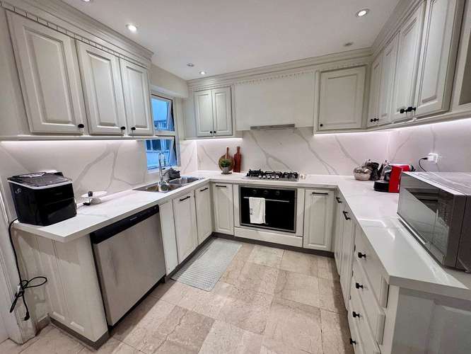 Apartamento amueblado en alquiler en la Av. Anacaona con vista al mar - Imagen 9