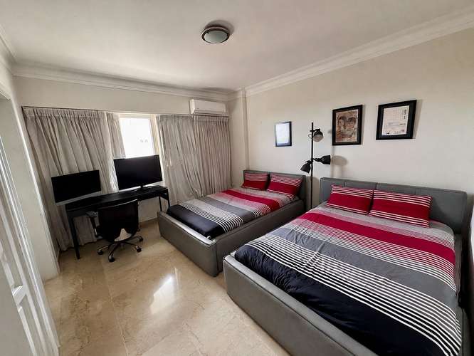 Apartamento amueblado en alquiler en la Av. Anacaona con vista al mar - Imagen 2