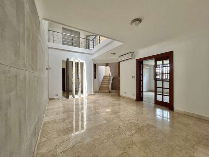 Casa en Santo Domingo – 4 habitaciones en Bella Vista con piscina  