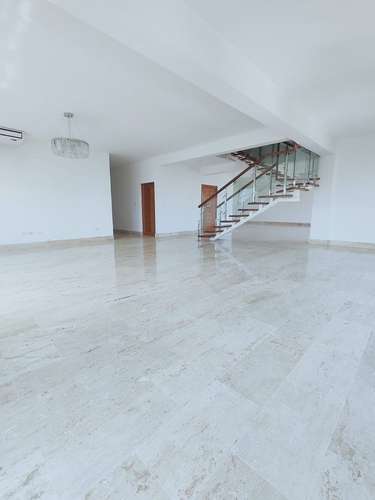 Exclusivo Penthouse en ALQUILER en LOS CACICAZGOS con una Increíble vista al mar  