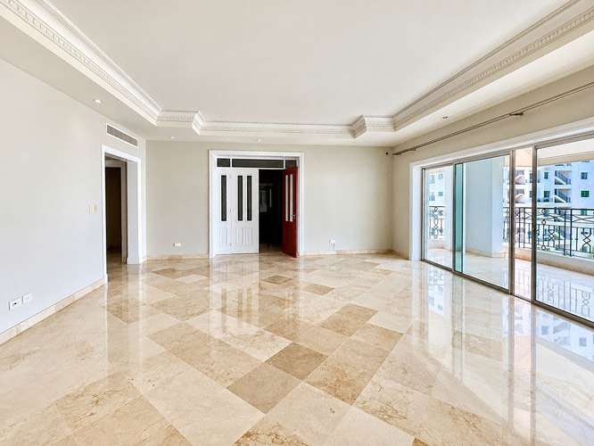 Apartamento en Alquiler con Línea Blanca Bello apartamento de 360M2 - Imagen 3