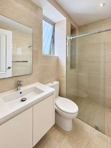 Apartamento en Alquiler con Línea Blanca Bello apartamento de 360M2 - Imagen 7