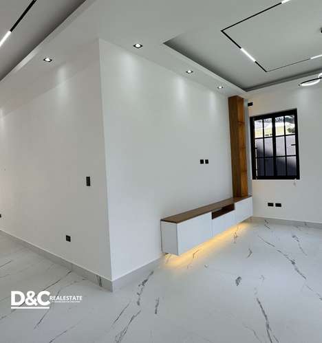 Casa en venta en residencial cerrado con vista al mar, 6 habitaciones, piscina. Titulo Deslindado.