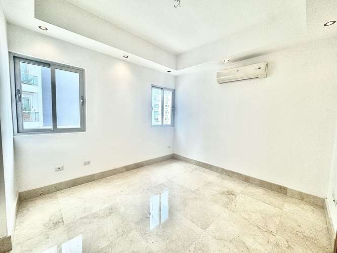 ESPACIOSO APARTAMENTO EN ALQUILER EN TORRE DE LUJO EN PIANTINI - Imagen 6