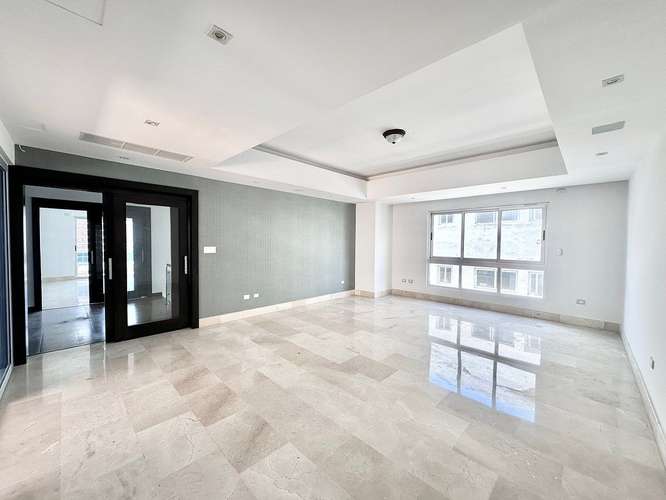 ESPECTACULAR PENTHOUSE DE 3 NIVELES CON INCREÍBLES VISTAS PARA ALQUILER