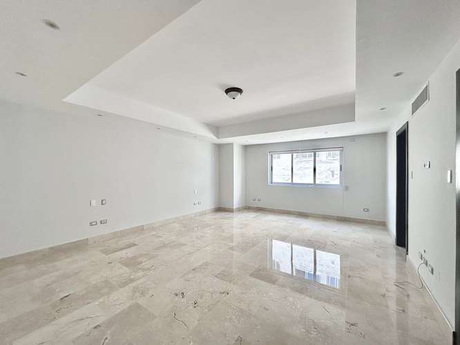 ESPECTACULAR PENTHOUSE DE 3 NIVELES CON INCREÍBLES VISTAS PARA ALQUILER