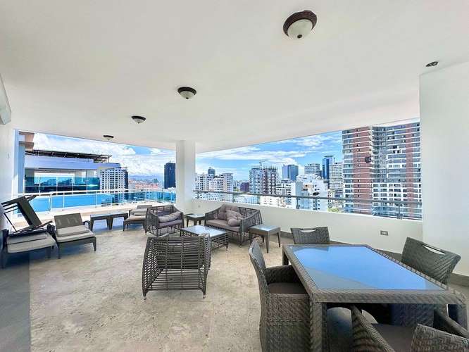 ESPECTACULAR PENTHOUSE DE 3 NIVELES CON INCREÍBLES VISTAS PARA ALQUILER