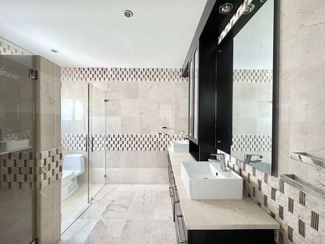 ESPECTACULAR PENTHOUSE DE 3 NIVELES CON INCREÍBLES VISTAS PARA ALQUILER