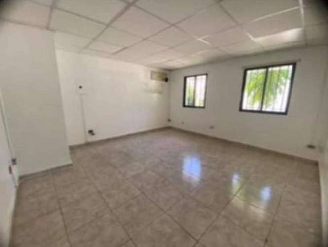 LOCAL COMERCIAL/OFICINA EN ALQUILER EN GAZCUE - Imagen 4