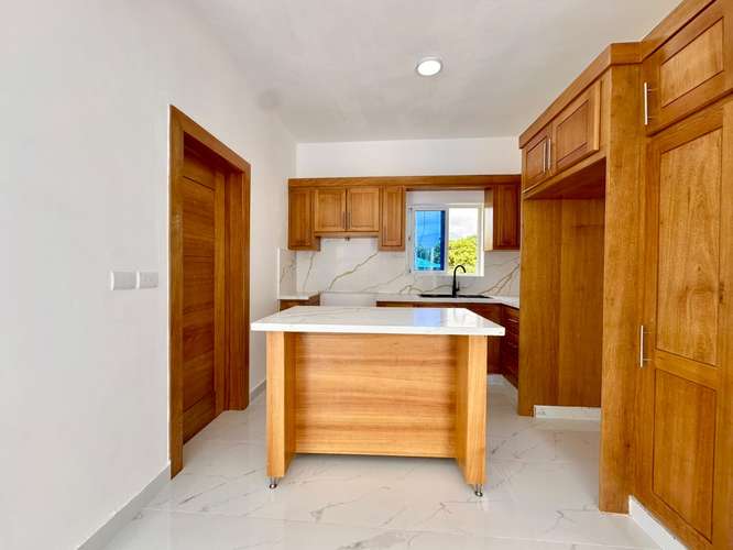 CASA EN VENTA CON PISCINA EN ZONA RESIDENCIAL - Imagen 13