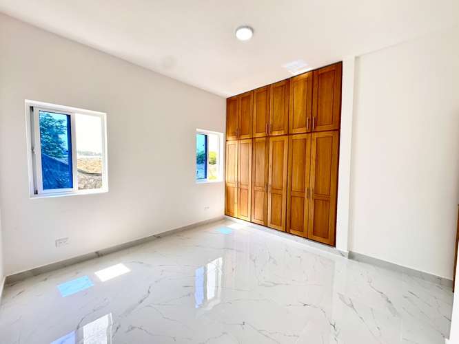 CASA EN VENTA CON PISCINA EN ZONA RESIDENCIAL - Imagen 11