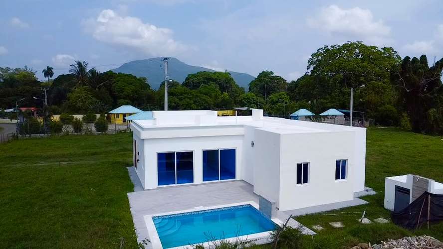CASA EN VENTA CON PISCINA EN ZONA RESIDENCIAL - Imagen 7