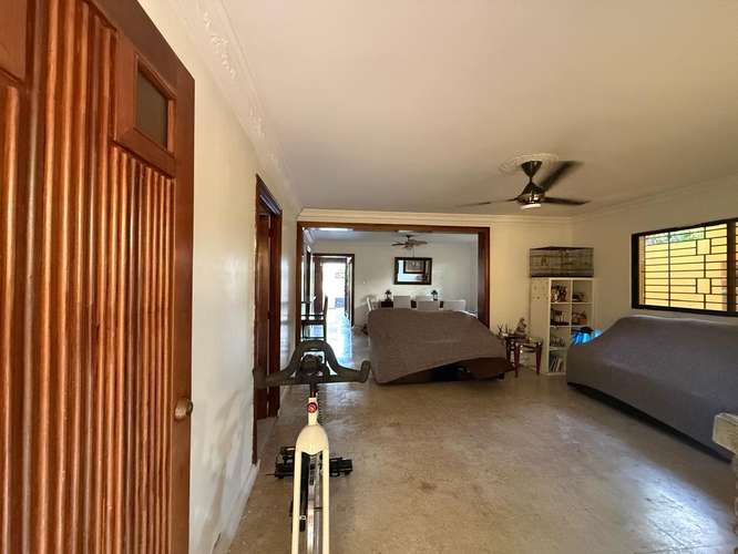 Casa de 2 Niveles en Venta La Castellana  250.22 M2 de Solar y 202.71 M2 de Construcción:  Primer Nivel: Marquesina, Jar - Imagen 8
