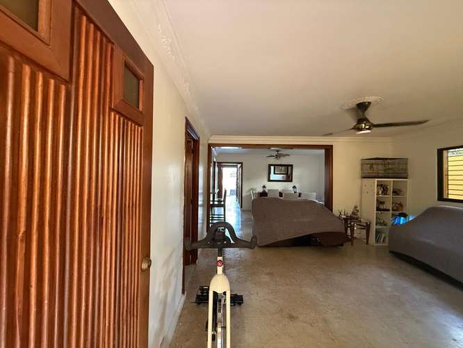 Casa de 2 Niveles en Venta La Castellana  250.22 M2 de Solar y 202.71 M2 de Construcción:  Primer Nivel: Marquesina, Jar - Imagen 10