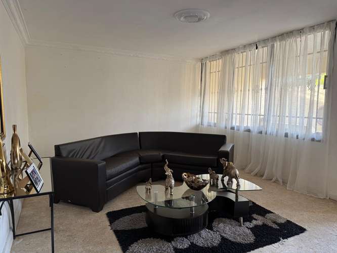 Casa de 2 Niveles en Venta La Castellana  250.22 M2 de Solar y 202.71 M2 de Construcción:  Primer Nivel: Marquesina, Jar - Imagen 5