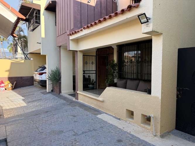 Casa de 2 Niveles en Venta La Castellana  250.22 M2 de Solar y 202.71 M2 de Construcción:  Primer Nivel: Marquesina, Jar - Imagen 11