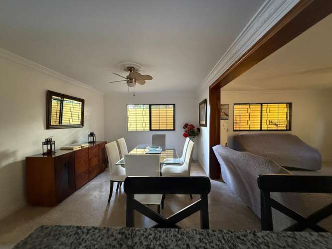 Casa de 2 Niveles en Venta La Castellana  250.22 M2 de Solar y 202.71 M2 de Construcción:  Primer Nivel: Marquesina, Jar - Imagen 12