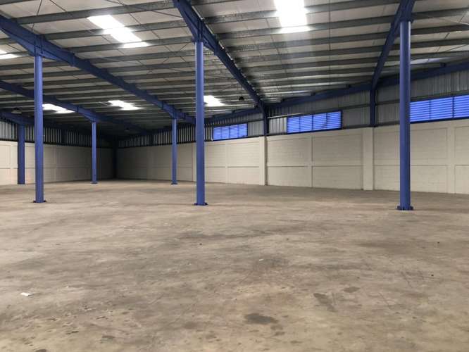 ALQUILO NAVE INDUSTRIAL 1,050 M2 EN SANTO DOMINGO ESTE
