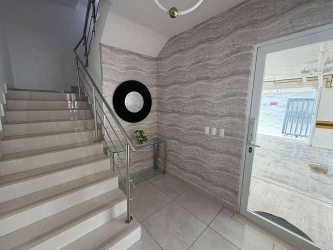 Apartamento en Venta con amplia terraza - Imagen 2