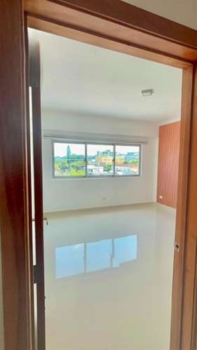 Amplio Apartamento en Alquiler, 3 Habitaciones, Los Prados - Imagen 4