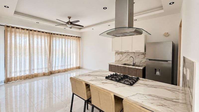 Alquiler en Evaristo Morales | 1 habitación, línea blanca y piso alto