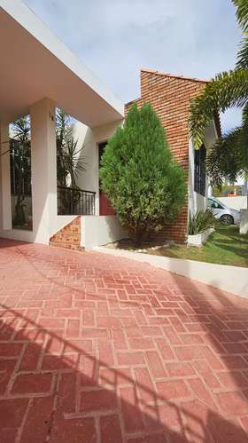 Disponible hermosa casa en Buenos Aires del Mirador - Imagen 4