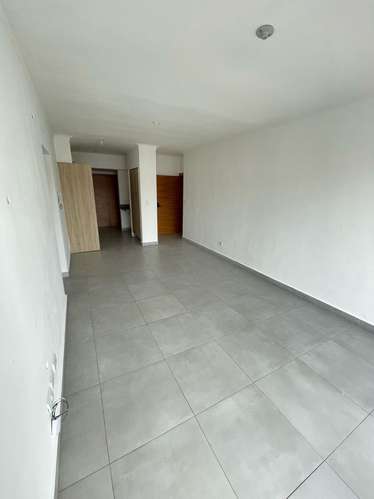 Venta amplio apartamento en 8vo piso | 2 habitaciones | Evaristo Morales