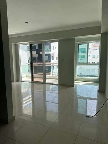 Apartamento en Alquiler en El Cacique | 2 Hab. | 2 Baños | Terraza 50 m² | RD$50,000