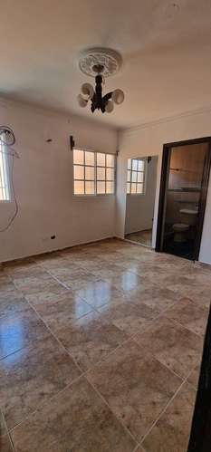 Amplia casa en zona residencial Tranquila - Imagen 4