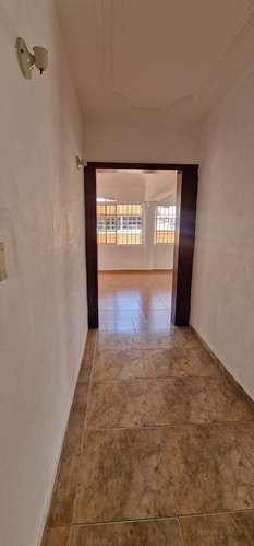 Amplia casa en zona residencial Tranquila - Imagen 3