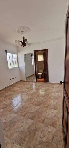 Amplia casa en zona residencial Tranquila - Imagen 5