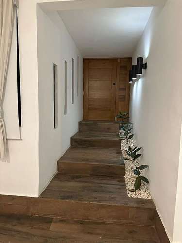 Amplia casa moderna con GuestHouse