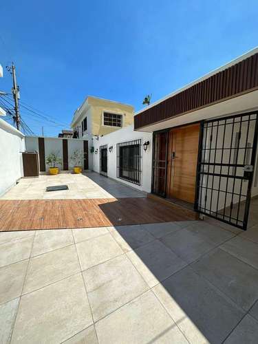 Amplia casa moderna con GuestHouse - Imagen 4