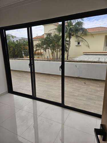 Apto con terraza 2D en Costa verde