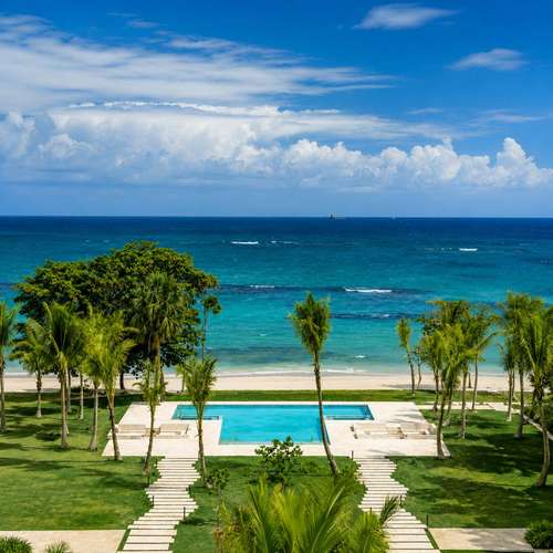 APARTAMETS LISTOS EN PRIMERA LINEA DE PLAYA