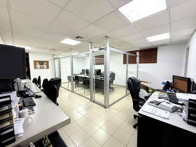 Edificio corporativo / local comercial en venta en El Vergel 