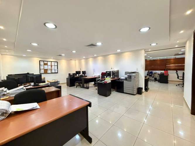 Edificio corporativo / local comercial en venta en El Vergel 