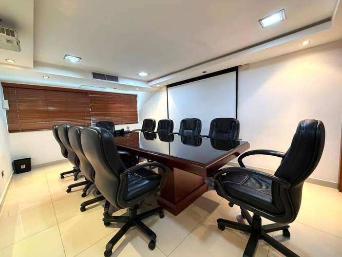 Edificio corporativo / local comercial en venta en El Vergel 