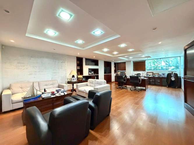 Edificio corporativo / local comercial en venta en El Vergel 
