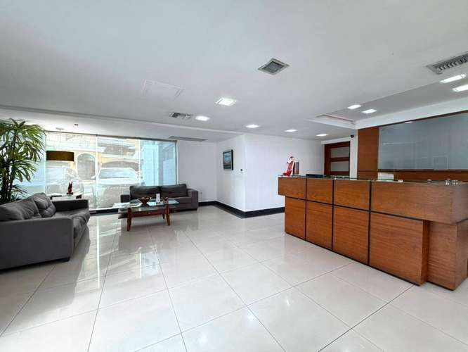 Edificio corporativo / local comercial en venta en El Vergel 