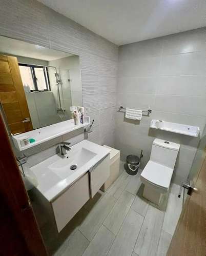 APARTAMENTO EN VENTA | EVARISTO MORALES  Ubicado en una de las zonas más privilegiadas de Evaristo Morales, este moderno - Imagen 18