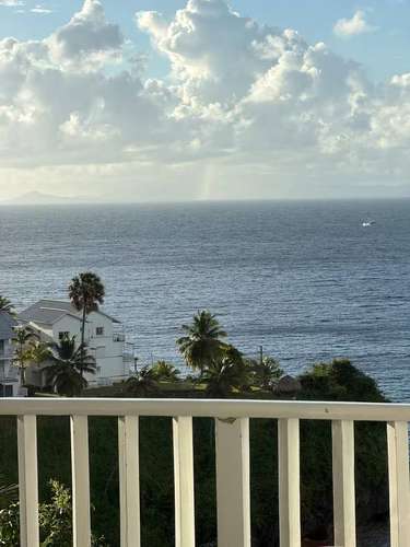 Condominio Amueblado con Acceso Directo a la Playa y Vista a la Bahía, Los Naranjos, Samaná