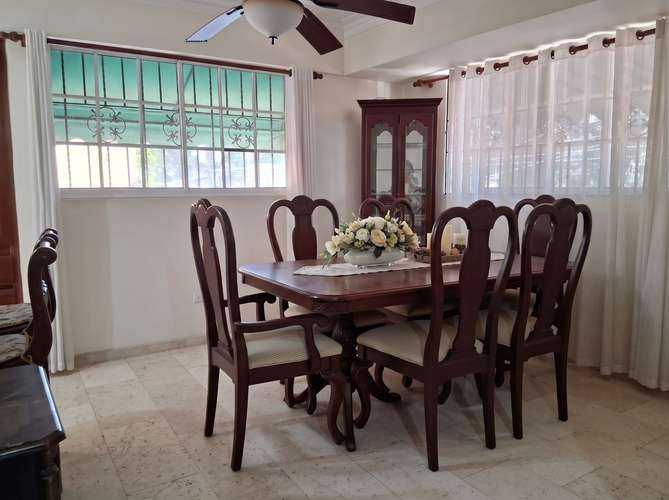 Apartamento en Alquiler Amueblado 2H 1P y Balcón en Condominio Cerrado / Furnished 2-Bedroom, 1-Parking-Space Apartment  - Imagen 4